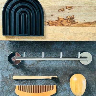 MULTIPLE STAINLESS STEEL BATHROOM HANGERS